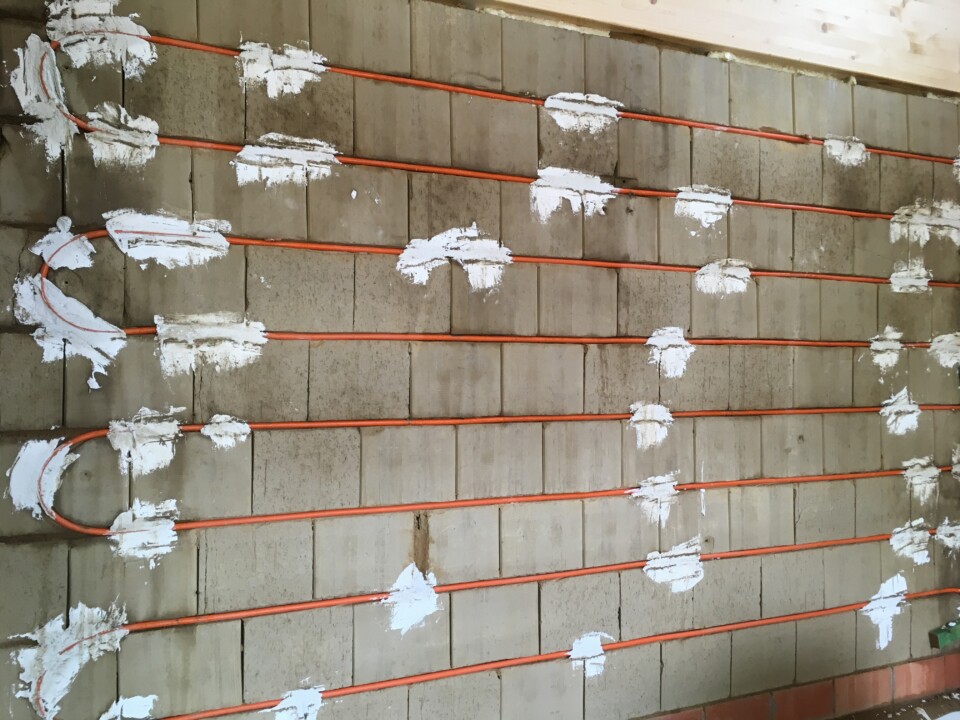 Murs en briques de terre crue et chauffage